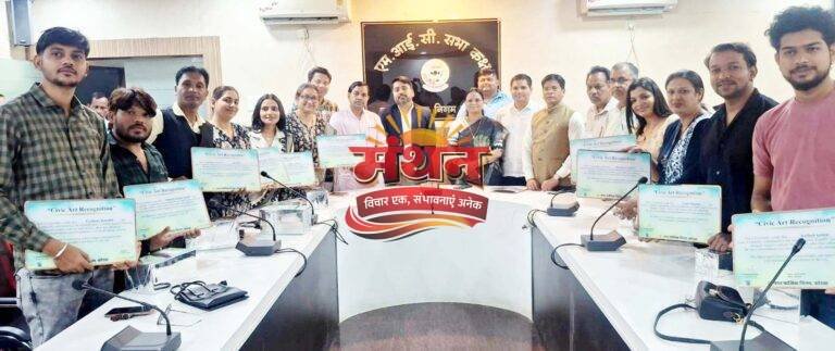 (कोरबा) क्रिएटिव कार्नर के आर्टिस्टों को महापौर ने किया सम्मानित