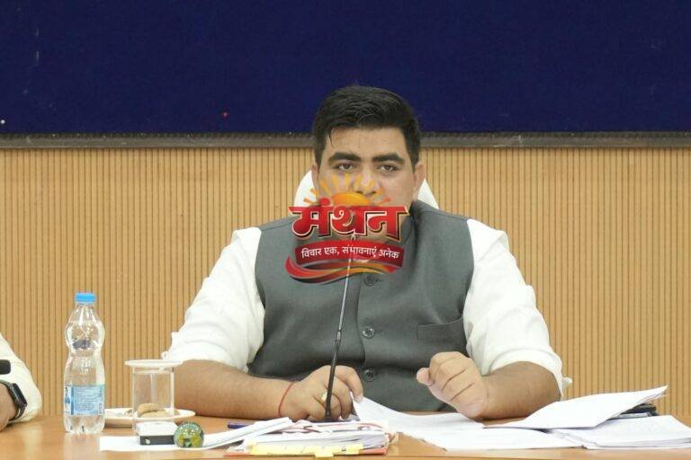 (कोरबा) राशन दुकानों में खाद्यान्न का भंडारण और वितरण सुनिश्चित कराएं : कलेक्टर कुणाल दुदावत