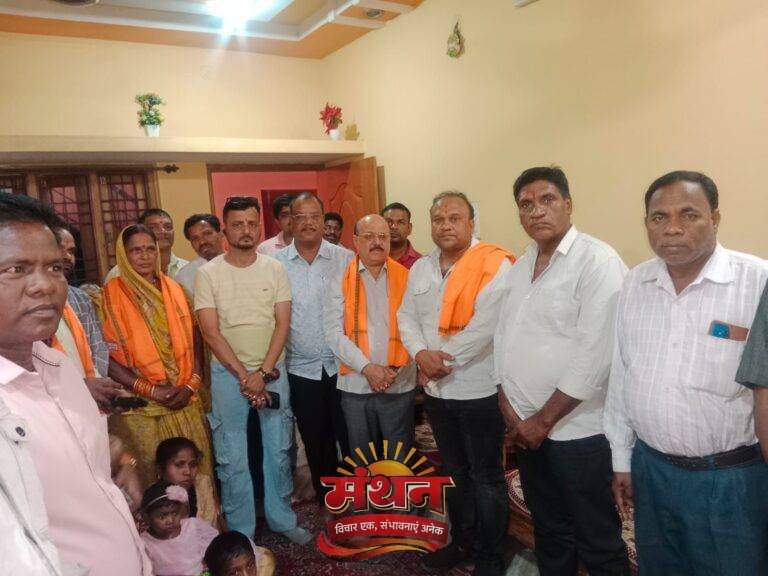 (कोरबा) मन की बात का सामूहिक श्रवण किया भाजपा कार्यकर्ताओं ने