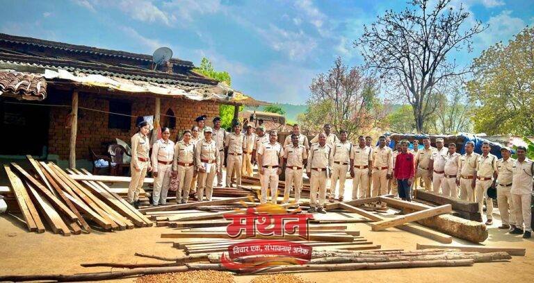 (कोरबा) ग्राम सतरेंगा में 6 ठिकानों पर मारा गया छापा-लाखों की अवैध लकड़ी जब्त