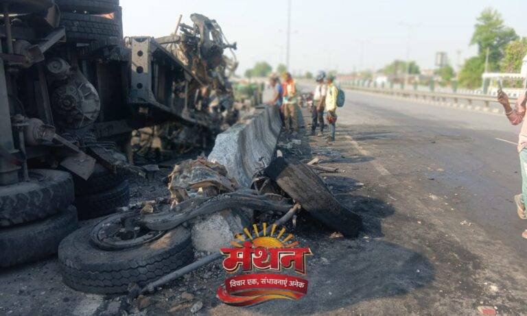 (कोरबा) कोरबा-चांपा मार्ग पर डिवाइडर से टकरा ट्रैलर में लगी भीषण आग