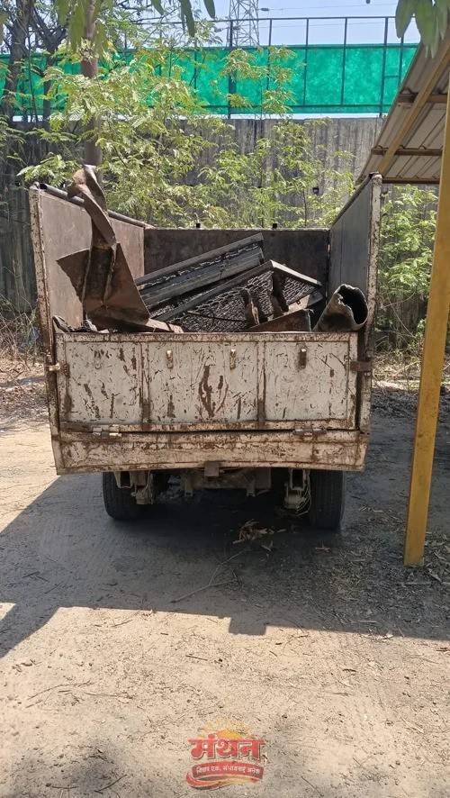 (कोरबा) पुलिस ने अवैध कबाड़ कारोबारियों पर कार्यवाही कर 16 टन कबाड़ व 4 वाहन किये जब्त