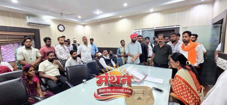 (कोरबा) आरटीओ कार्यालय के सामने संचालित दुकानों को हटाने से पहले हो पुनर्वास-महापौर संजू देवी राजपूत