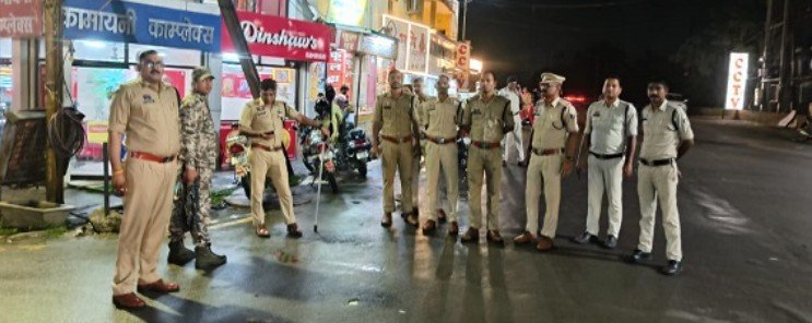 (कोरबा) मूसलाधार बारिश में भी कर रहे दायित्वों का ईमानदारी से निर्वहन