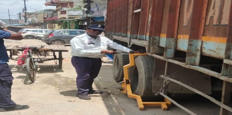 (कोरबा) पुलिस अधीक्षक सिद्धार्थ तिवारी के निर्देश पर नो एंट्री उल्लंघन के खिलाफ 73 वाहनों पर कार्यवाही कर वसूले गए ₹1.82 लाख से अधिक का अर्थदंड