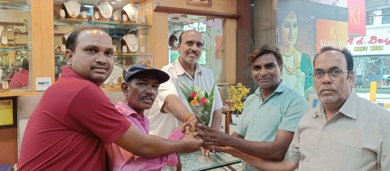 (कोरबा) कांग्रेस के कोषाध्यक्ष पद पर नवनिर्वाचित जितेंद्र सोनी का अखबार वितरक संघ ने किया सम्मान