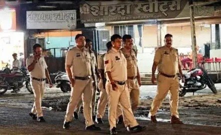 (कोरबा) सुरक्षा व यातायात व्यवस्था का जायजा ले व्यवस्था दुरूस्त करने सड़क पर उतरी पुलिस