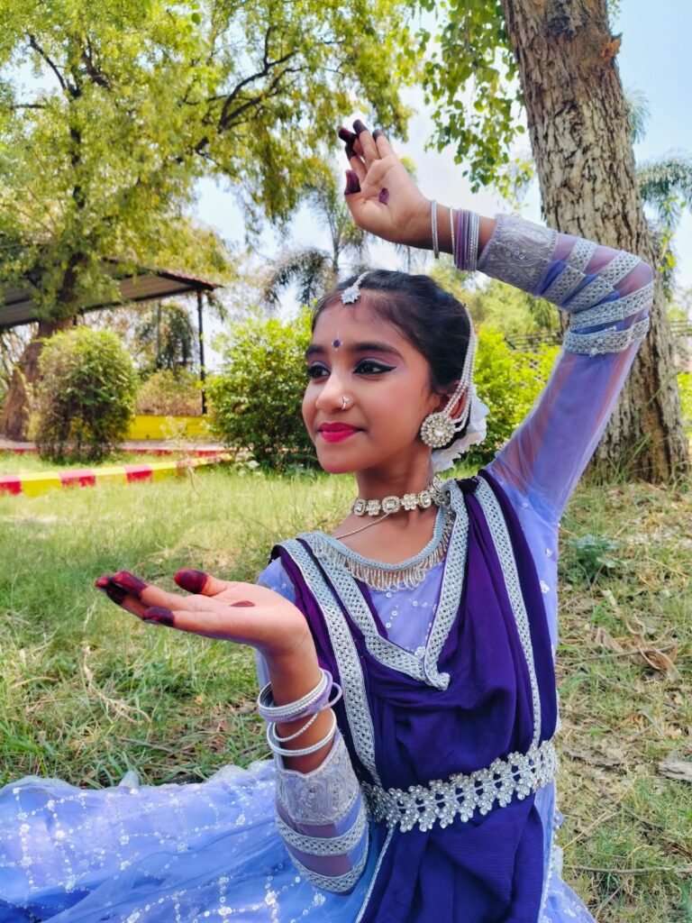 (कोरबा) 10 वर्षीय विशिष्टा श्रीवास्तव ने कथक में प्रथम स्थान जीतकर बढ़ाया छत्तीसगढ़ का गौरव