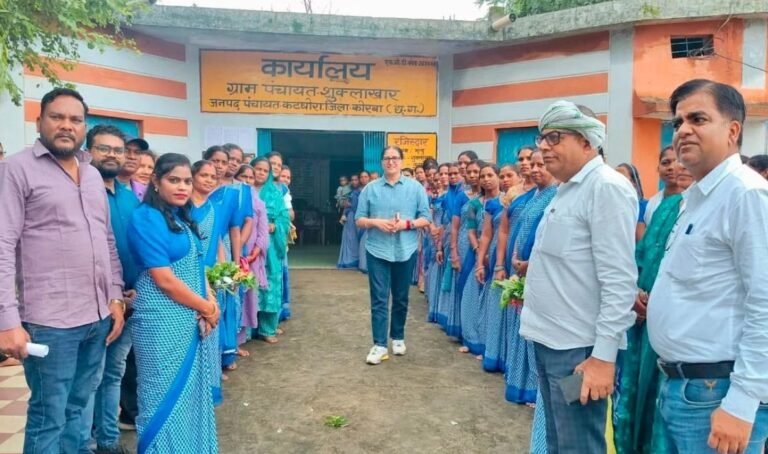 (कोरबा) स्वच्छ भारत मिशन की राज्य सलाहकार ने शुक्लाखार ग्राम पंचायत का किया निरीक्षण