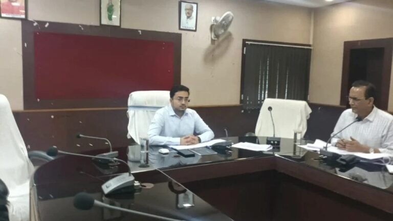 (कोरबा) गौधाम में पशुओं को नियमित दाना-पानी उपलब्ध कराएं, स्वच्छता और स्वास्थ्य देखभाल में न हो कोई कमी : सीईओ जिला पंचायत प्रतीक जैन