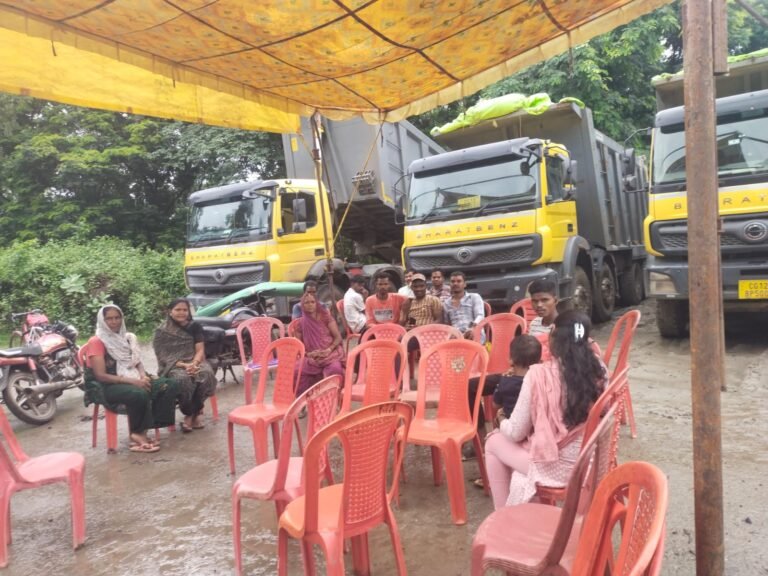 (कोरबा) राखड़ बांध प्रभावितों का धरना एसडीएम की समझाइश के बाद हुआ समाप्त