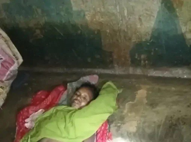 (कोरबा) नशे में पति पर पत्नी को पीट-पीटकर मार डालाने का आरोप-फरार