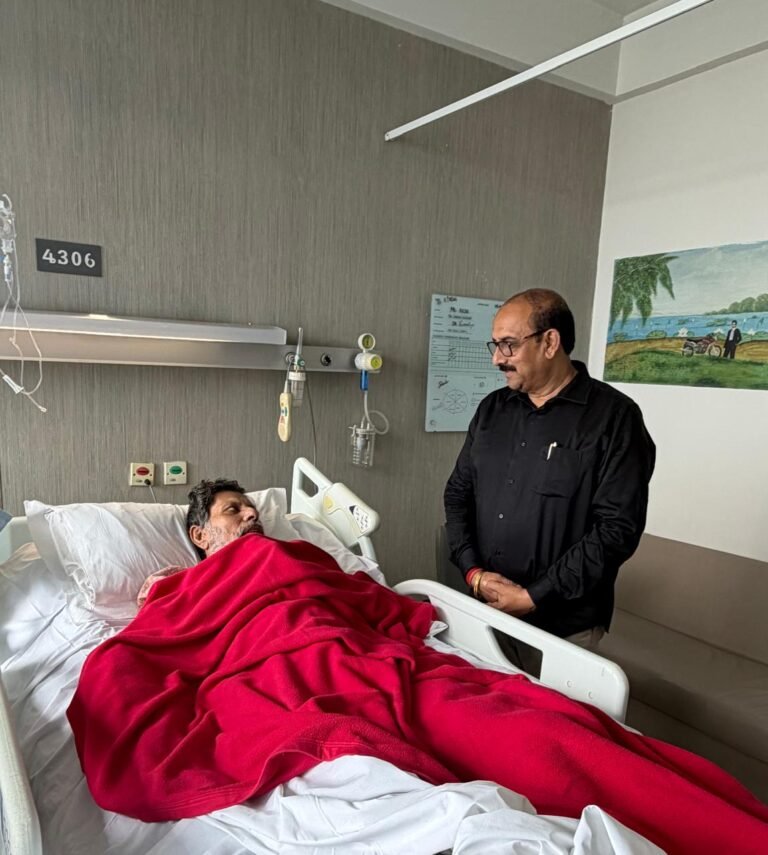 (कोरबा) मेदांता अस्पताल में प्रदेश अध्यक्ष किरण सिंहदेव से डॉ. राजीव सिंह ने मुलाकात कर जाना कुशलक्षेम