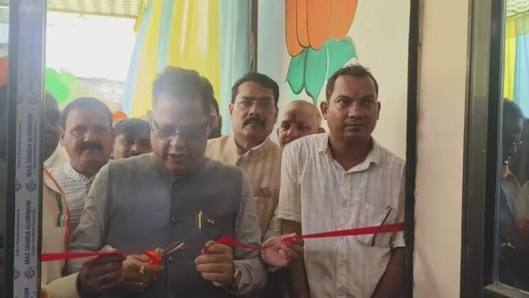 (कोरबा) भाजपा एल्डरमैन कार्यालय का उद्घाटन किया विधायक अमर अग्रवाल ने