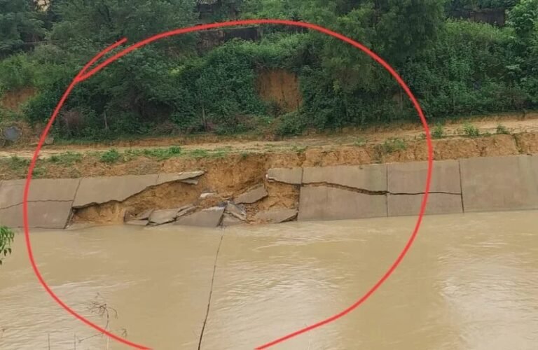 (कोरबा) लगभग 7 करोड़ की राशि से हुई नहर मरम्मत-निर्माण पूरा होने से पहले ही धंसने लगी दीवारें