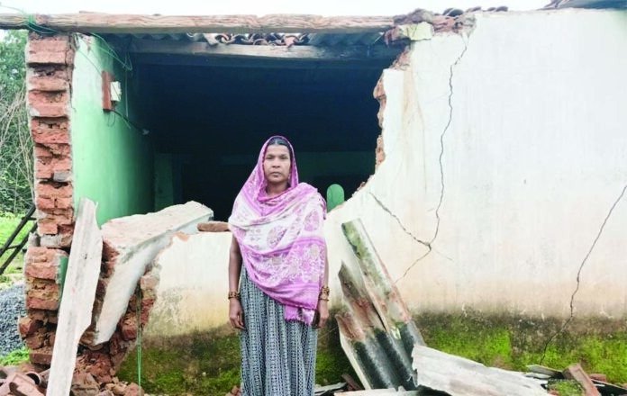 (कोरबा) ग्राम बंजारी व मड़ई बस्ती में फिर घुसे लोनर ने उत्पात मचा तोड़े दो मकान