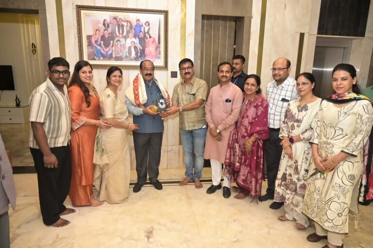 (कोरबा) अल्प प्रवास पर आए उपमुख्यमंत्री अरुण साव पहुंचे एमआईसी सदस्य हितानंद अग्रवाल के निवास-गर्मजोशी से हुआ स्वागत