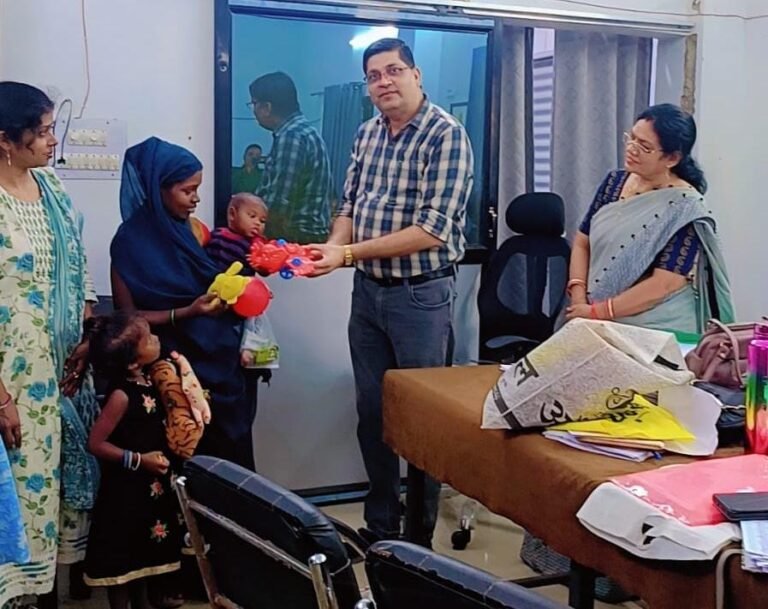 (कोरबा) नन्हे हाथों तक पहुँचेंगी समाज की स्नेह भरी सौगातें